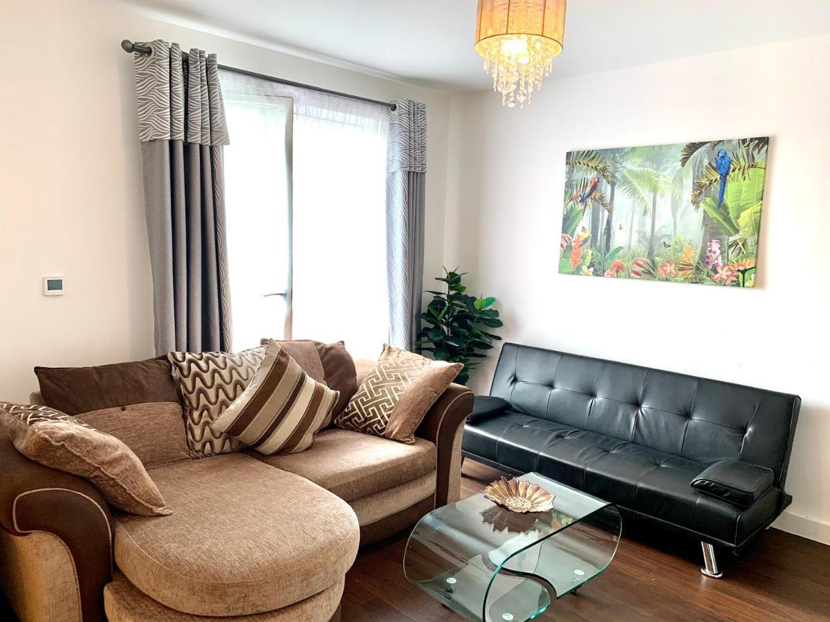 2-Bedrooms Modern Apartment Next To Velodrome, Lounge, Balcony, Parking, Abba London Exteriör bild