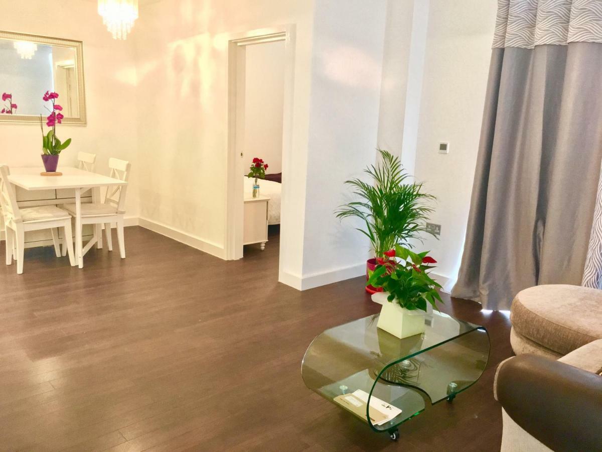 2-Bedrooms Modern Apartment Next To Velodrome, Lounge, Balcony, Parking, Abba London Exteriör bild
