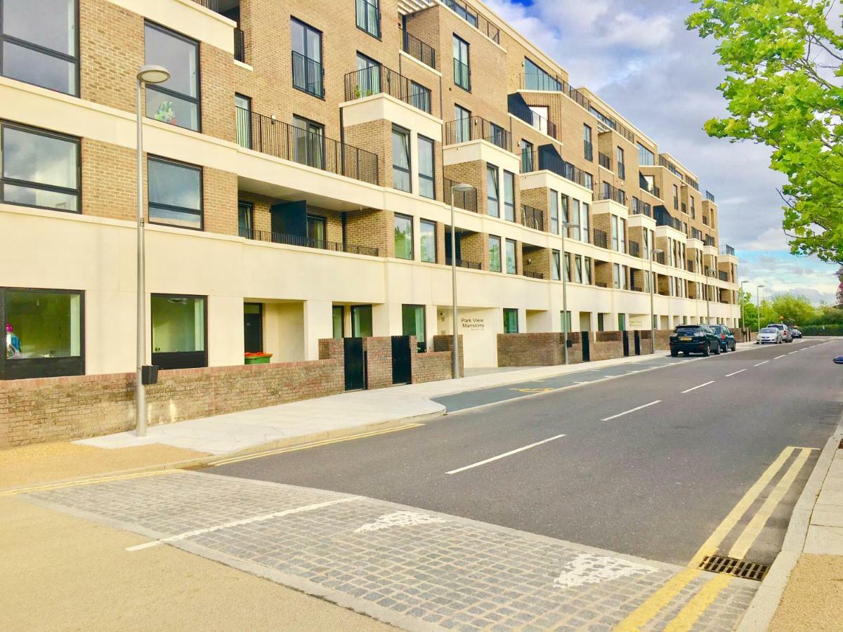 2-Bedrooms Modern Apartment Next To Velodrome, Lounge, Balcony, Parking, Abba London Exteriör bild