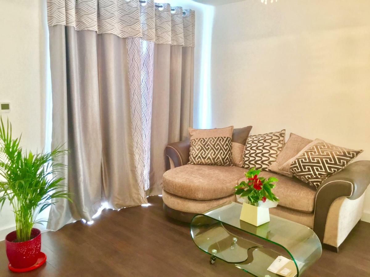 2-Bedrooms Modern Apartment Next To Velodrome, Lounge, Balcony, Parking, Abba London Exteriör bild