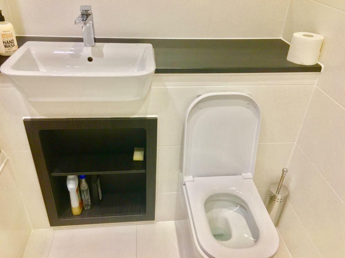 2-Bedrooms Modern Apartment Next To Velodrome, Lounge, Balcony, Parking, Abba London Exteriör bild