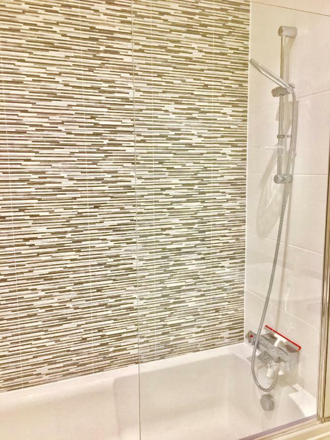 2-Bedrooms Modern Apartment Next To Velodrome, Lounge, Balcony, Parking, Abba London Exteriör bild