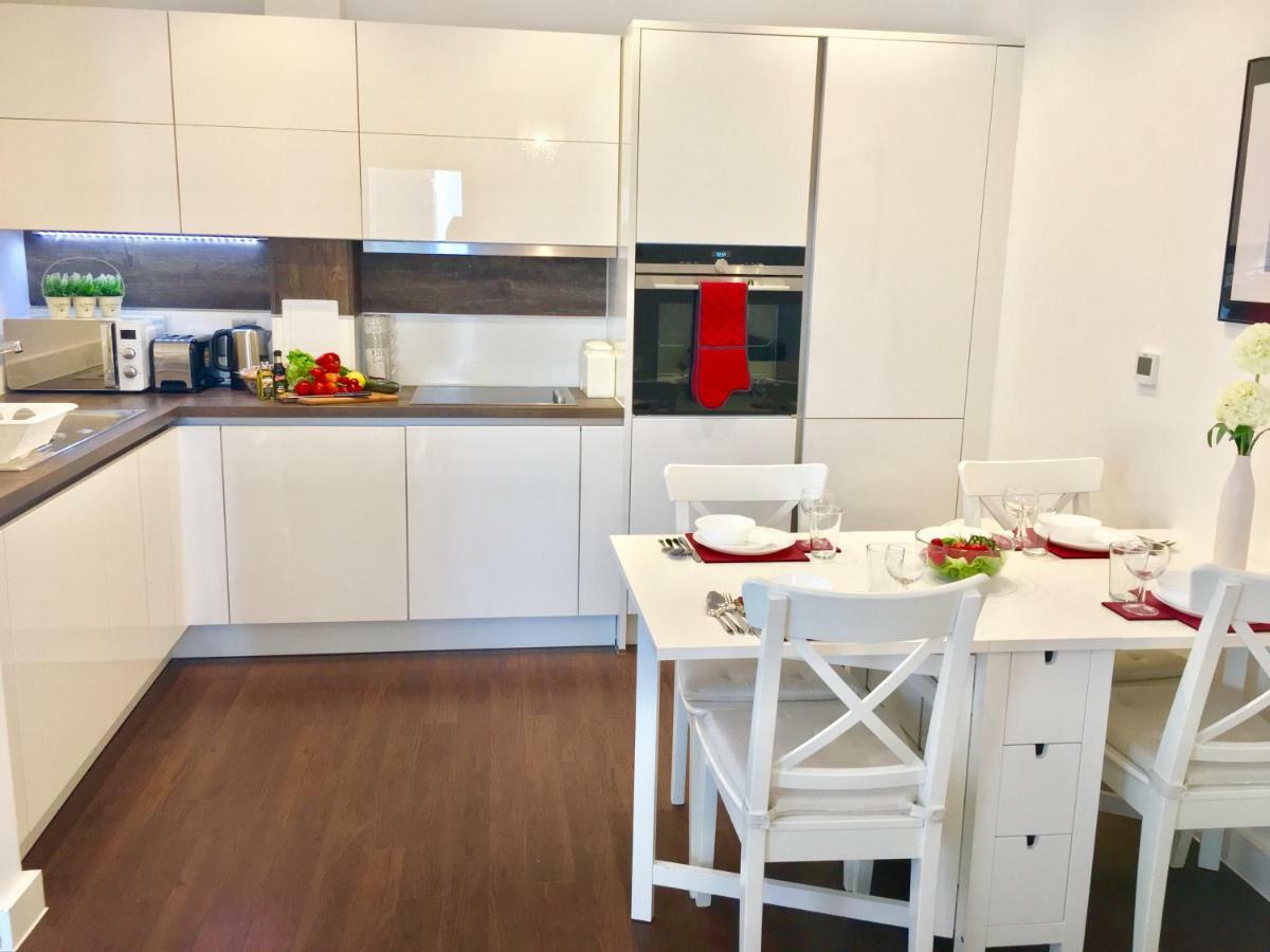 2-Bedrooms Modern Apartment Next To Velodrome, Lounge, Balcony, Parking, Abba London Exteriör bild